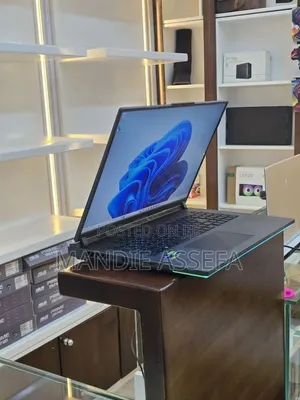 New Laptop Asus ROG Strix G18 32GB Intel Core i9 SSD 1T