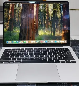 New Laptop Apple MacBook Pro 2022 M2 8GB Apple M2 SSD 256GB