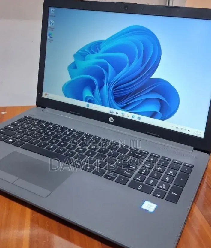 Laptop HP 250 G7 8GB Intel Core i7 HDD+SSD 256GB