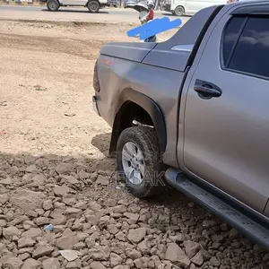 Toyota Hilux 2020 Silver