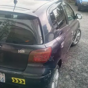Toyota Vitz 2004 Black