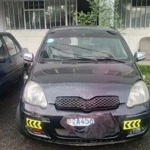 Toyota Vitz 2004 Black