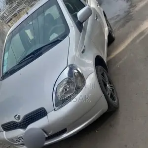 Toyota Vitz 2001 Silver