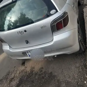 Toyota Vitz 2001 Silver