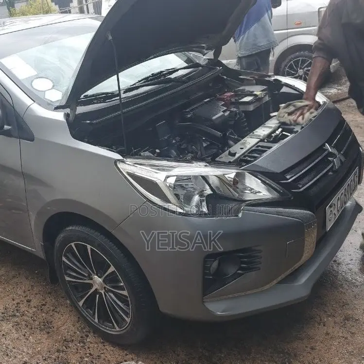Mitsubishi Attrage 2021 Gray