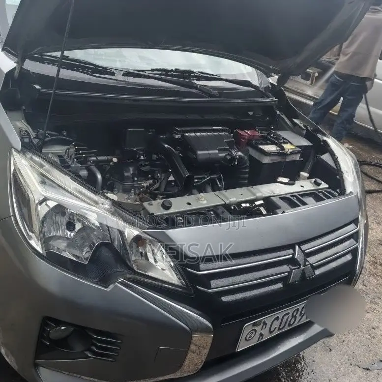 Mitsubishi Attrage 2021 Gray