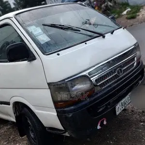 Toyota HiAce 2001 White