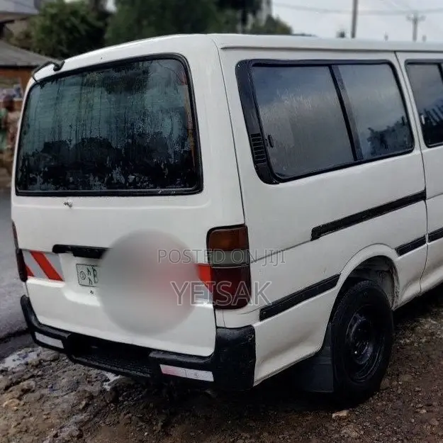 Toyota HiAce 2001 White