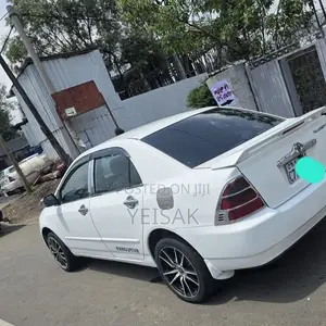 Toyota Corolla 2000 White