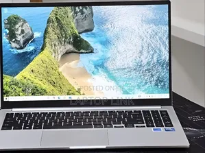 New Laptop Samsung Galaxy Book4 16GB Intel Core 7 SSD 512GB