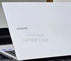 New Laptop Samsung Galaxy Book4 16GB Intel Core 7 SSD 512GB