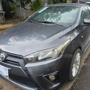 Toyota Yaris 2015 Gray