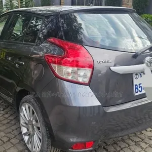 Toyota Yaris 2015 Gray