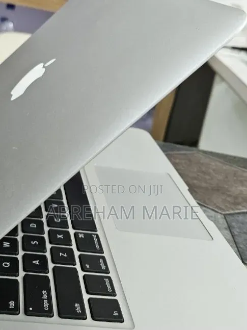 New Laptop Apple MacBook Air 2017 8GB Intel Core i5 SSD 256GB