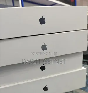 New Laptop Apple MacBook Pro 2025 M5 32GB Apple M5 SSD 2T
