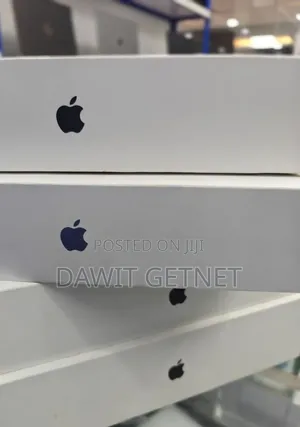 New Laptop Apple MacBook Pro 2025 M5 32GB Apple M5 SSD 2T