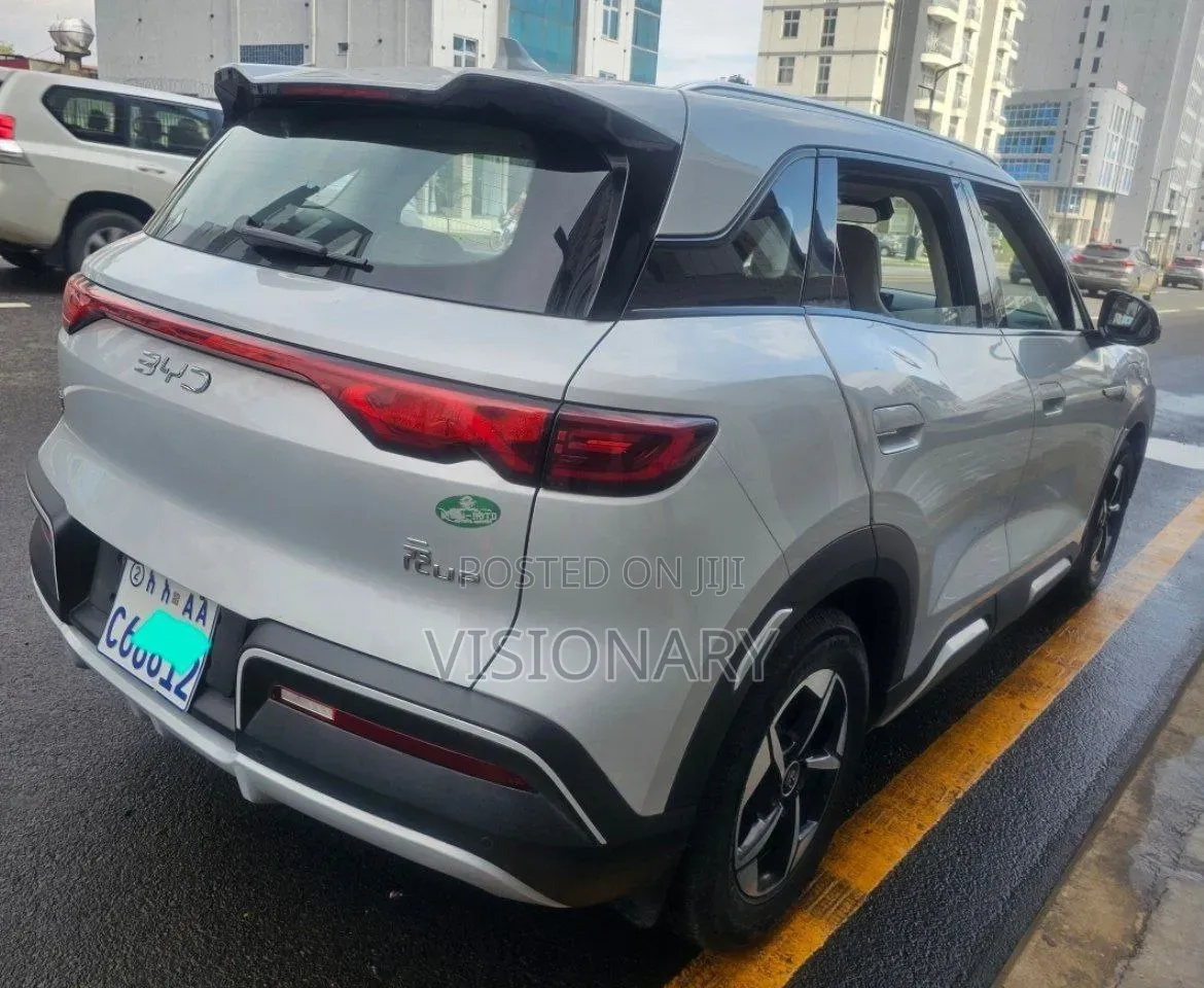 BYD Yuan Up 2025 Silver