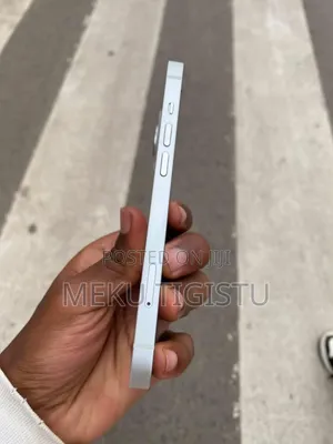 New Apple iPhone 13 128 GB White