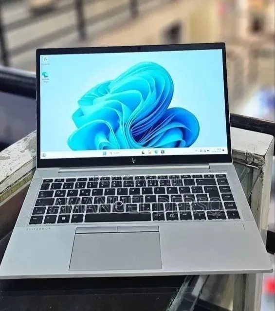 New Laptop HP EliteBook 840 16GB Intel Core i5 SSD 512GB