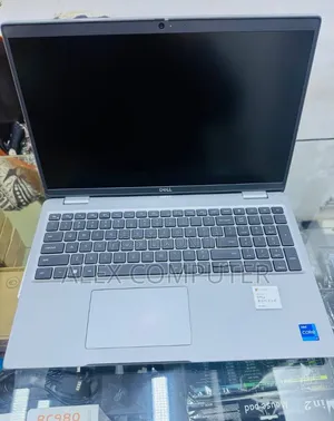 New Laptop Dell Precision 3581 16GB Intel Core i7 SSD 512GB