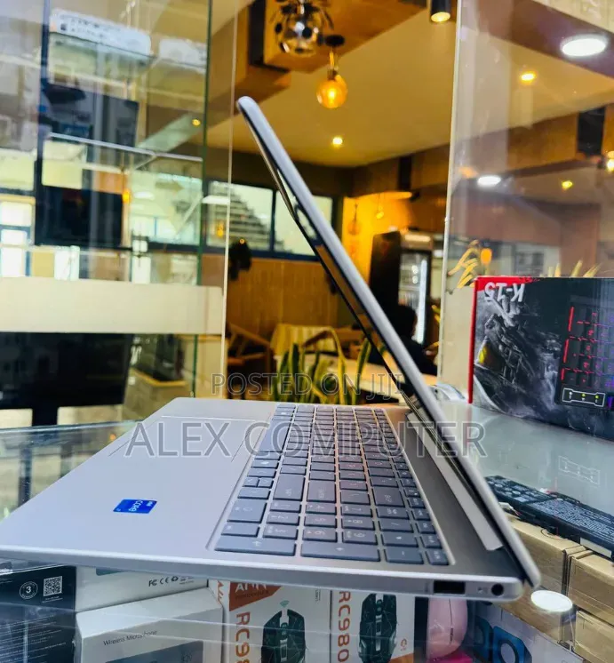 New Laptop HP Pavilion 15 16GB Intel Core i7 SSD 1T