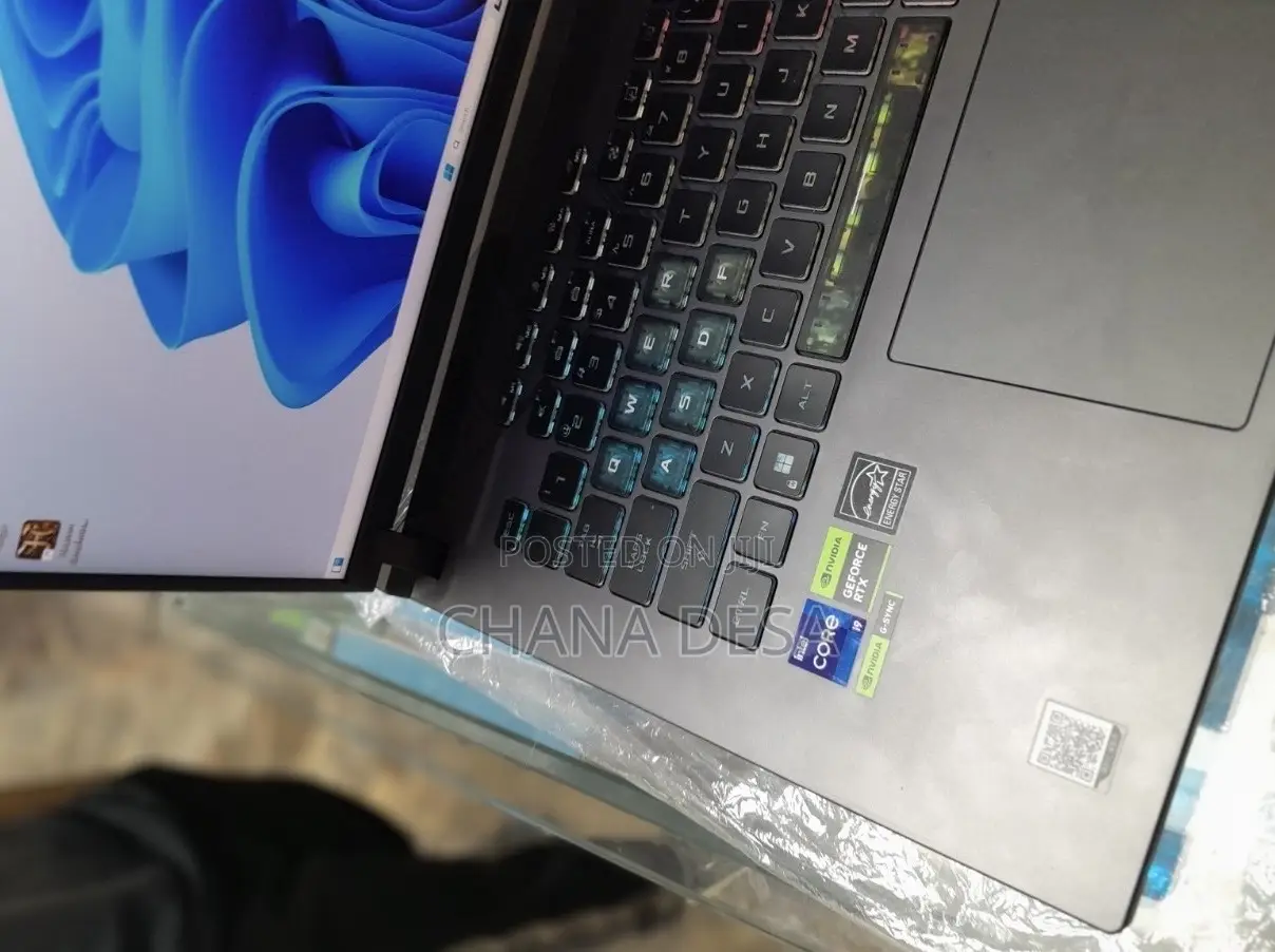 New Laptop Asus 32GB Intel Core i9 SSD 1T