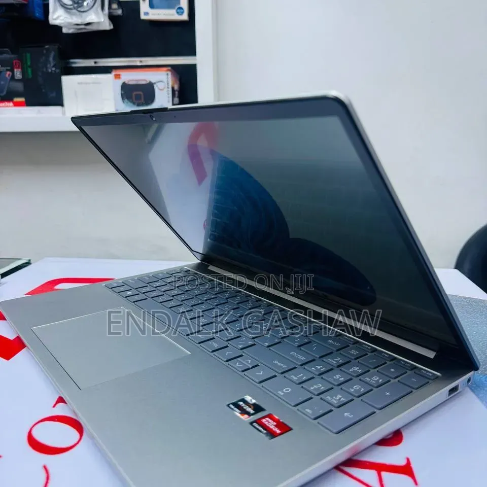 New Laptop HP Stream Notebook 8GB AMD Ryzen 5 SSD 512GB
