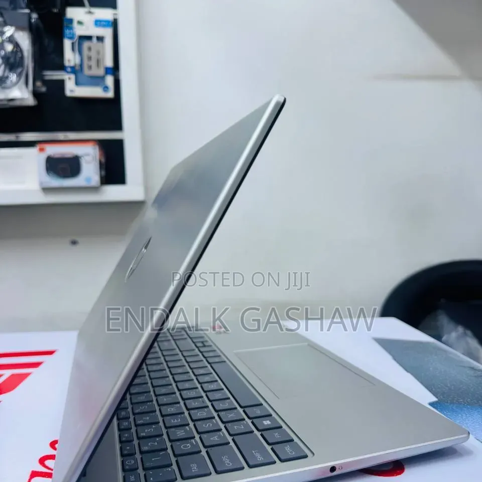 New Laptop HP Stream Notebook 8GB AMD Ryzen 5 SSD 512GB