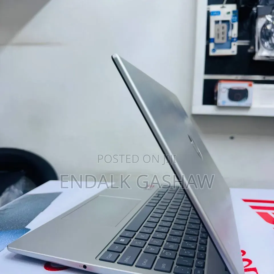 New Laptop HP Stream Notebook 8GB AMD Ryzen 5 SSD 512GB