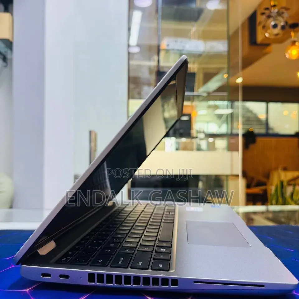 New Laptop Dell Inspiron 15 16GB Intel Core i7 SSD 1T