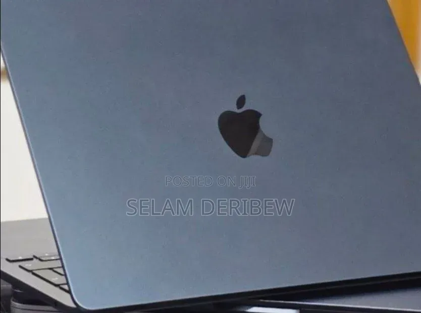 New Laptop Apple MacBook Air 2025 M4 16GB Apple M4 SSD 256GB