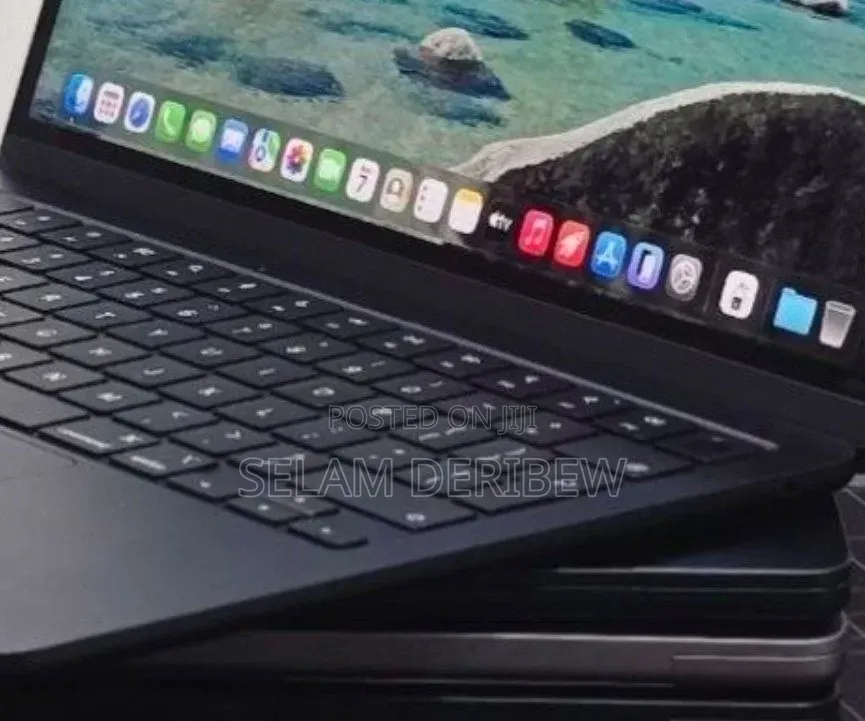 New Laptop Apple MacBook Air 2025 M4 16GB Apple M4 SSD 256GB