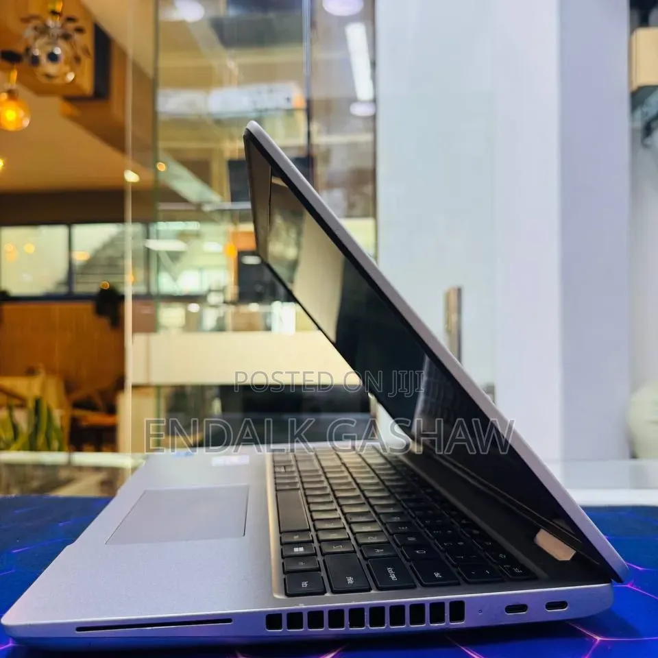 New Laptop Dell Precision 5540 16GB Intel Core i7 SSD 1T