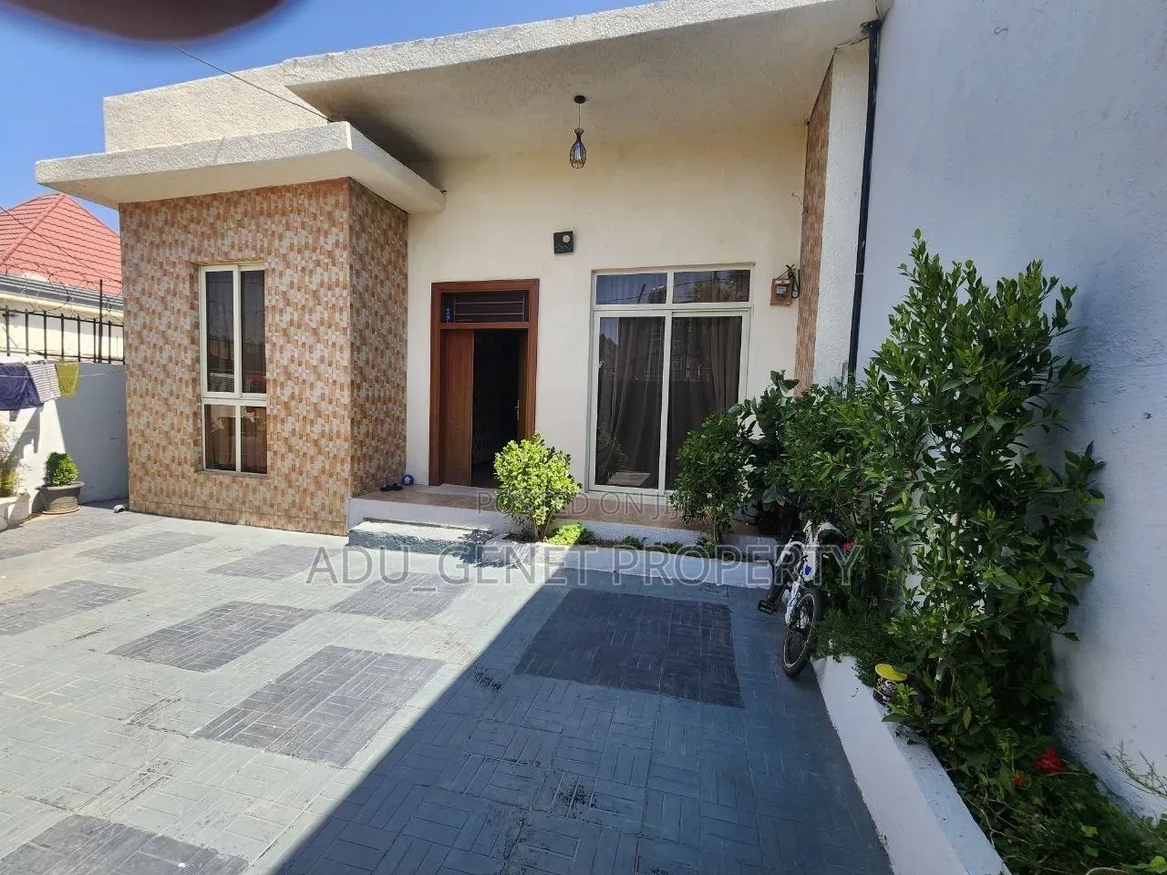 Furnished 5bdrm House in Ayat Gebreal Akababe, Yeka for sale