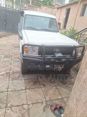 Toyota Land Cruiser 2012