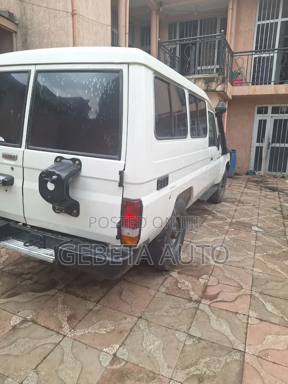 Toyota Land Cruiser 2012