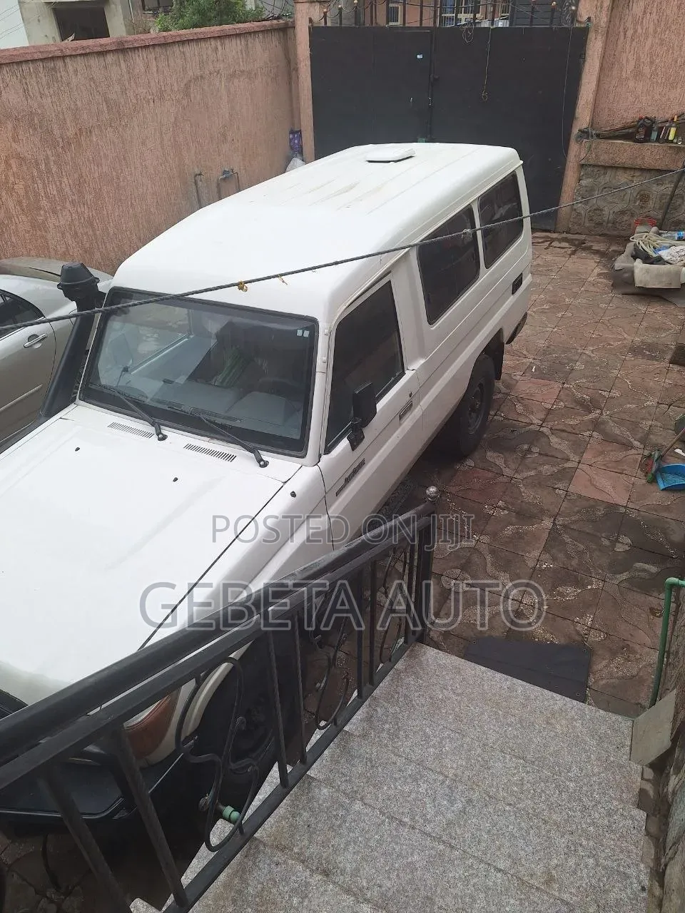 Toyota Land Cruiser 2012