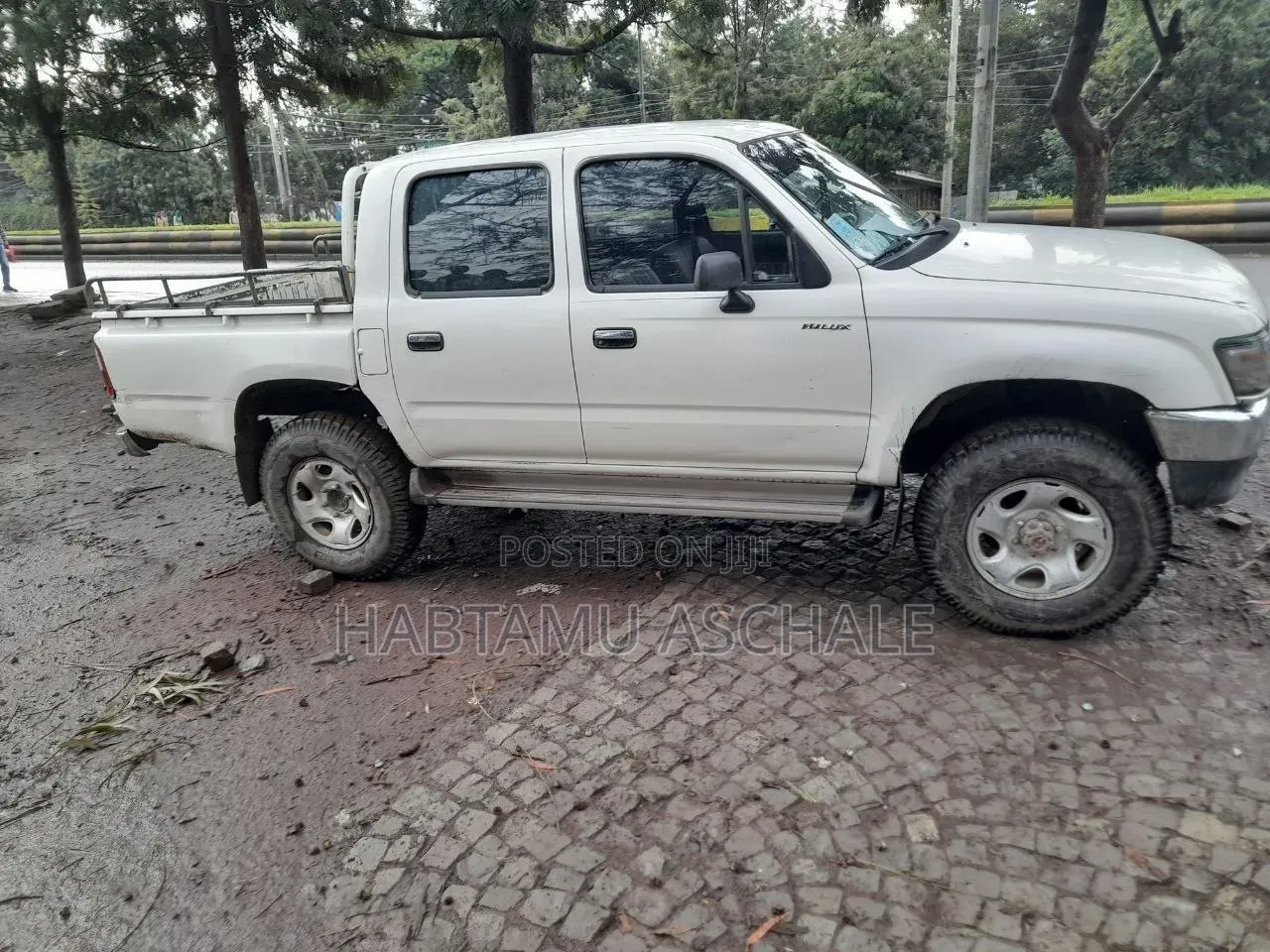 Toyota Hilux 1996 White