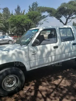 Toyota Hilux 1996 White
