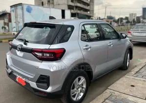 Toyota Raize 2022 Silver