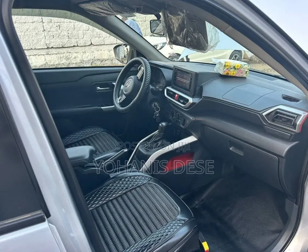 Toyota Raize 2022 Silver