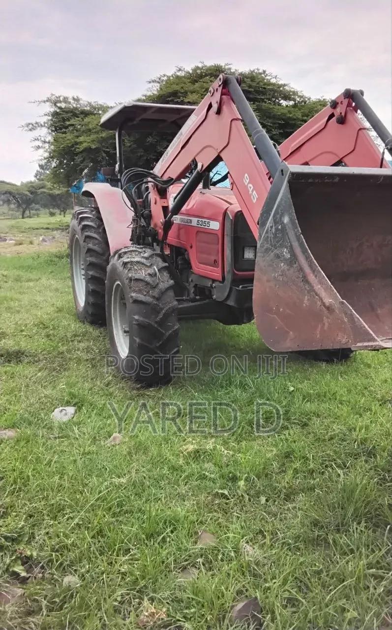 Massey Ferguson 5355