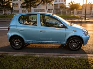 Toyota Vitz 2001 Blue