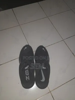 Nike Revolution 8 Black Running Shoes