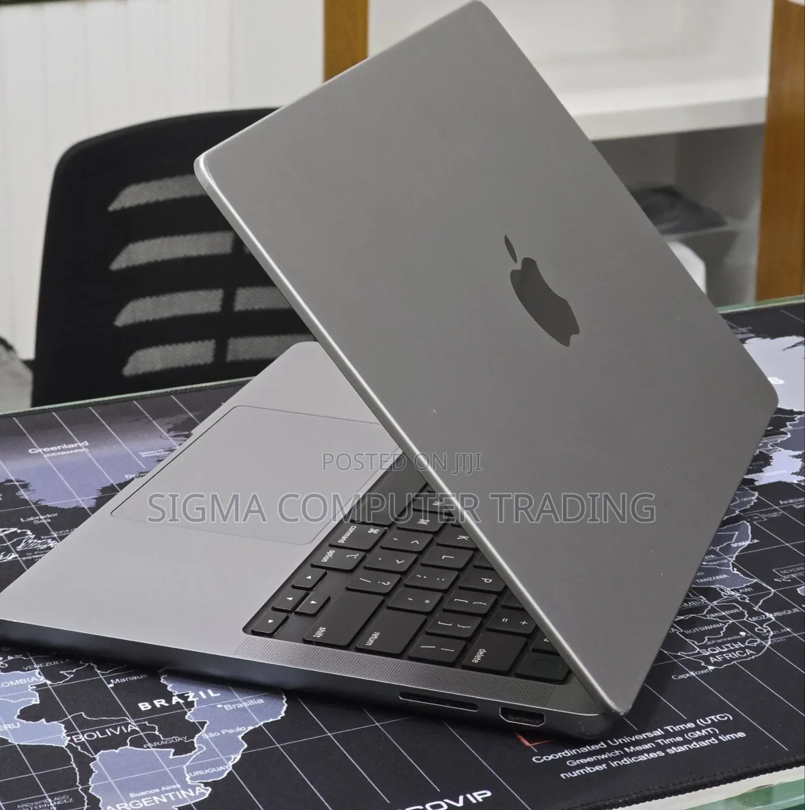 New Laptop Apple MacBook Pro 2023 M3 8GB Apple M3 Pro SSD 512GB