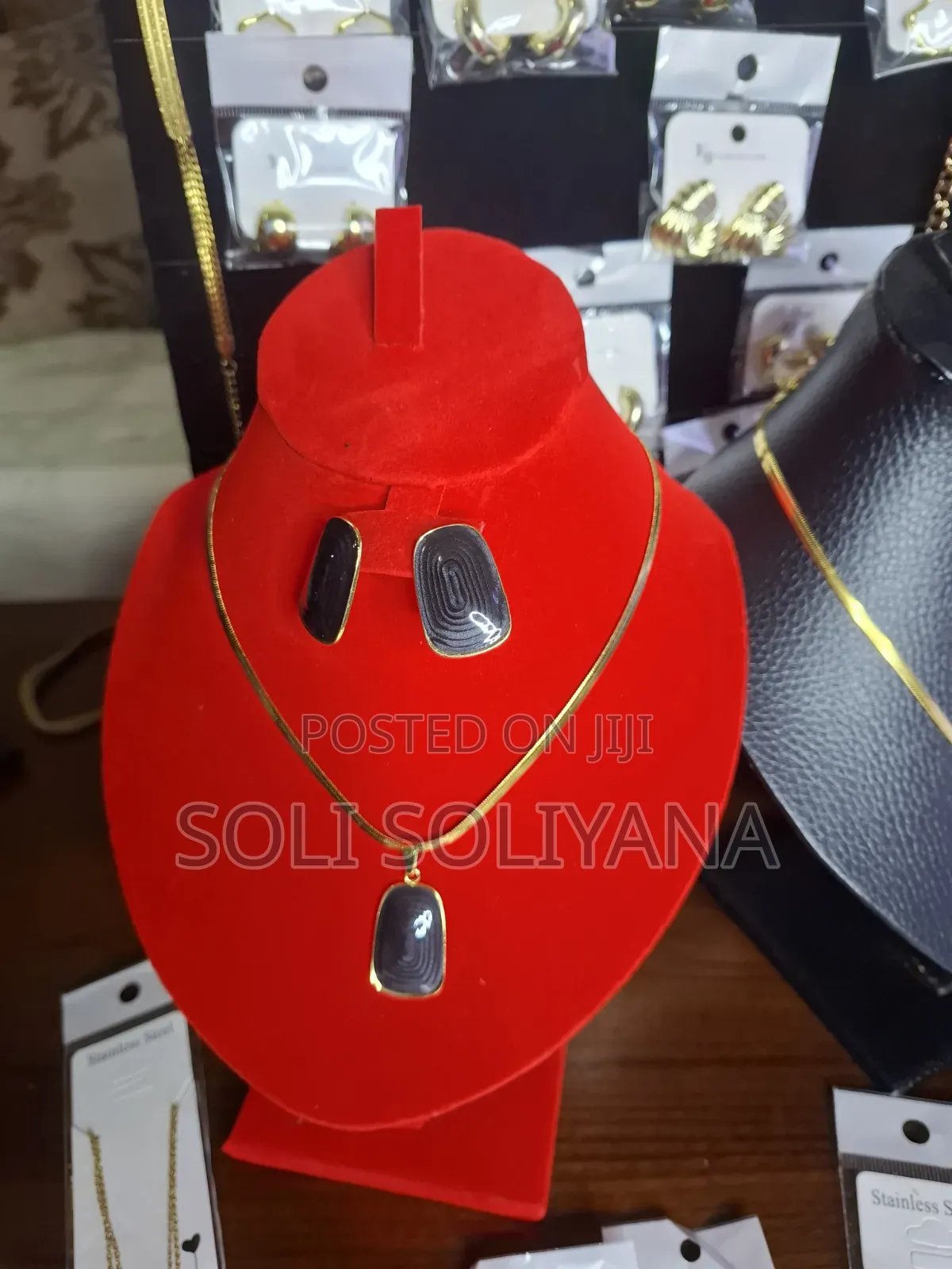 Jewelleryy
