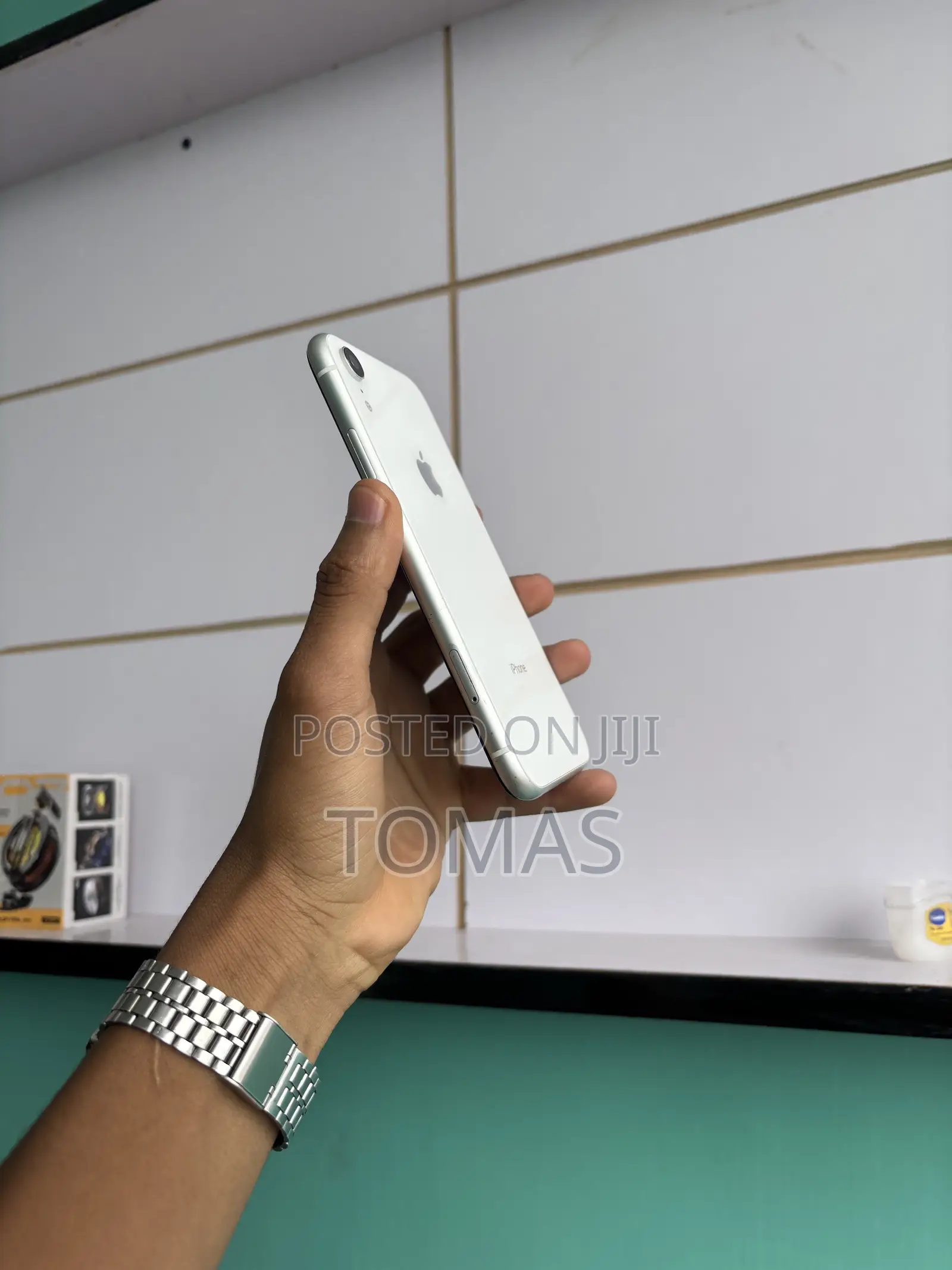 Apple iPhone XR 64 GB White