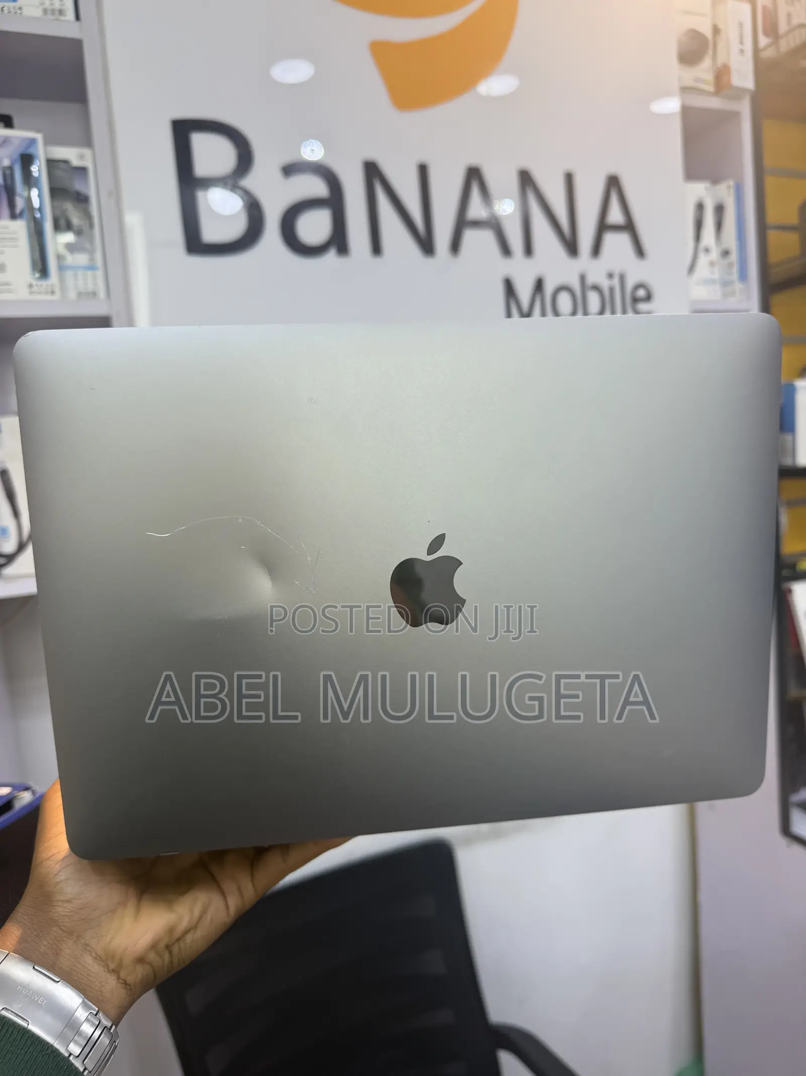 Laptop Apple MacBook Pro 2022 M2 8GB Apple M2 SSD 256GB
