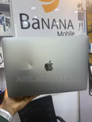 Laptop Apple MacBook Pro 2022 M2 8GB Apple M2 SSD 256GB