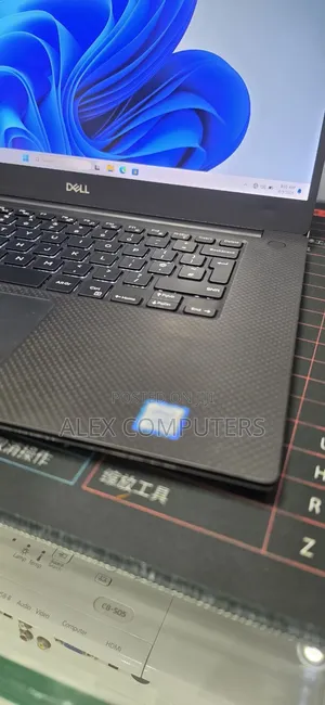 New Laptop Dell XPS 15 16GB Intel Core i5 SSD 512GB